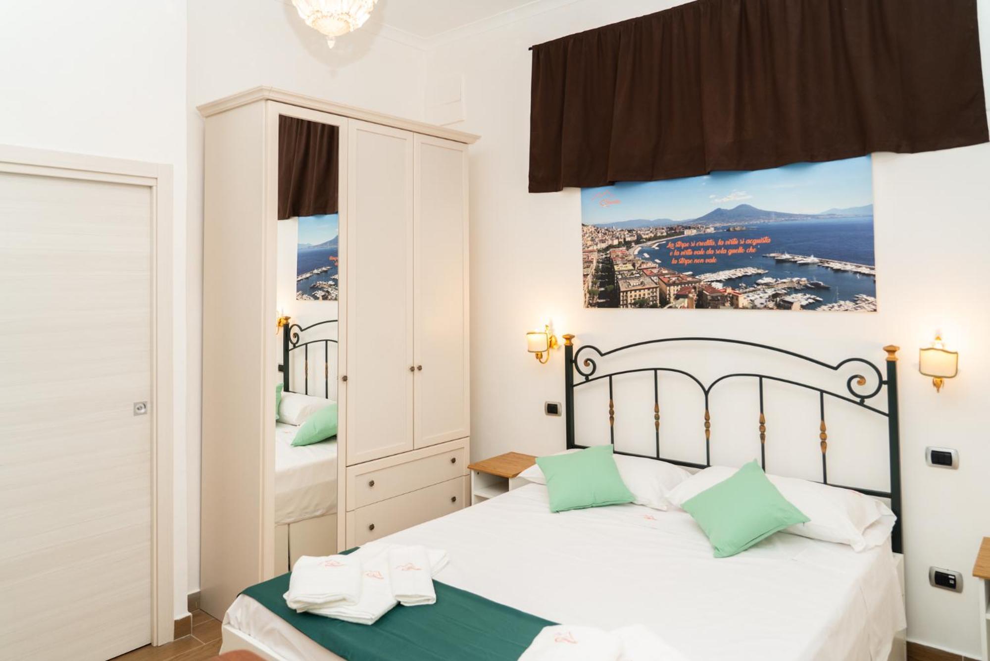 Suite Cervantes Naples Exterior photo