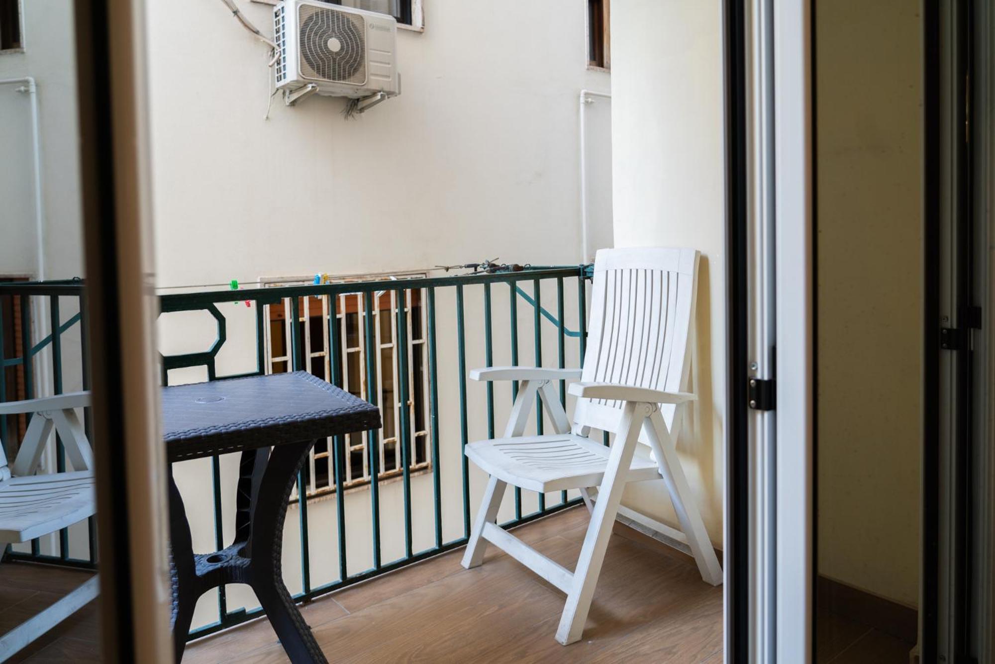 Suite Cervantes Naples Exterior photo