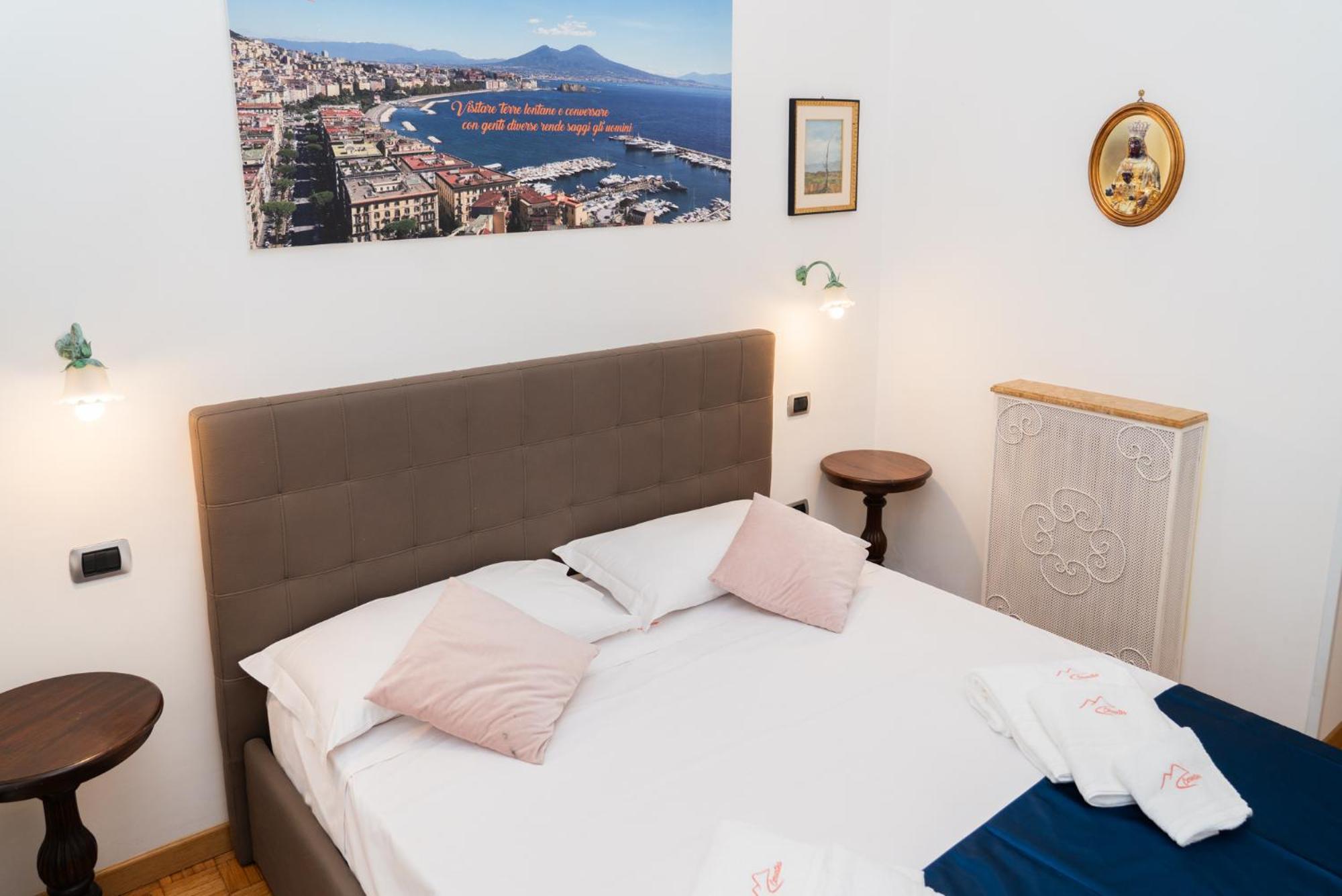 Suite Cervantes Naples Exterior photo