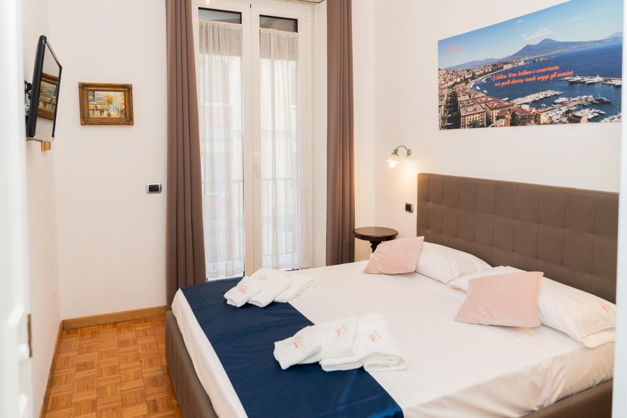 Suite Cervantes Naples Exterior photo
