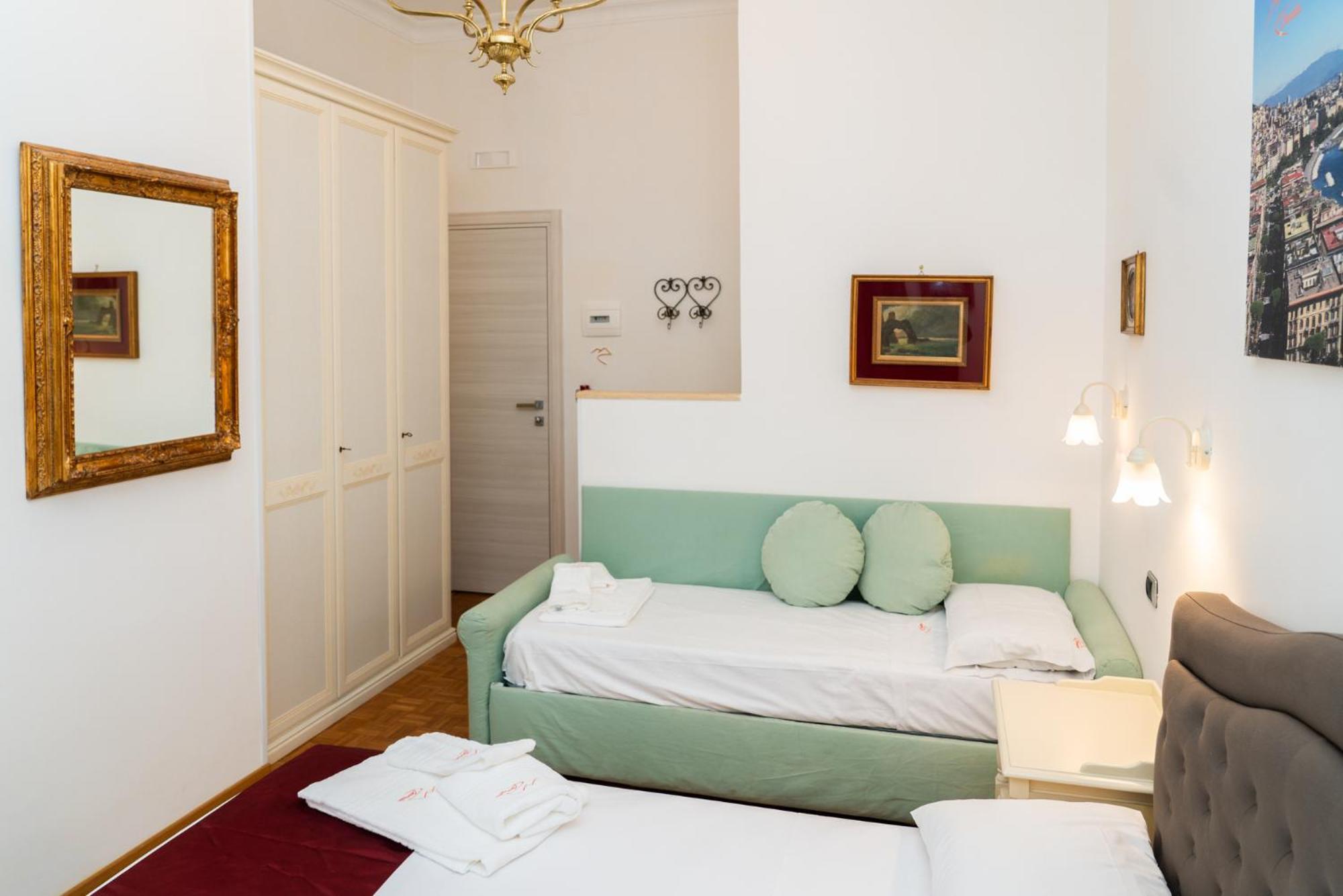 Suite Cervantes Naples Exterior photo