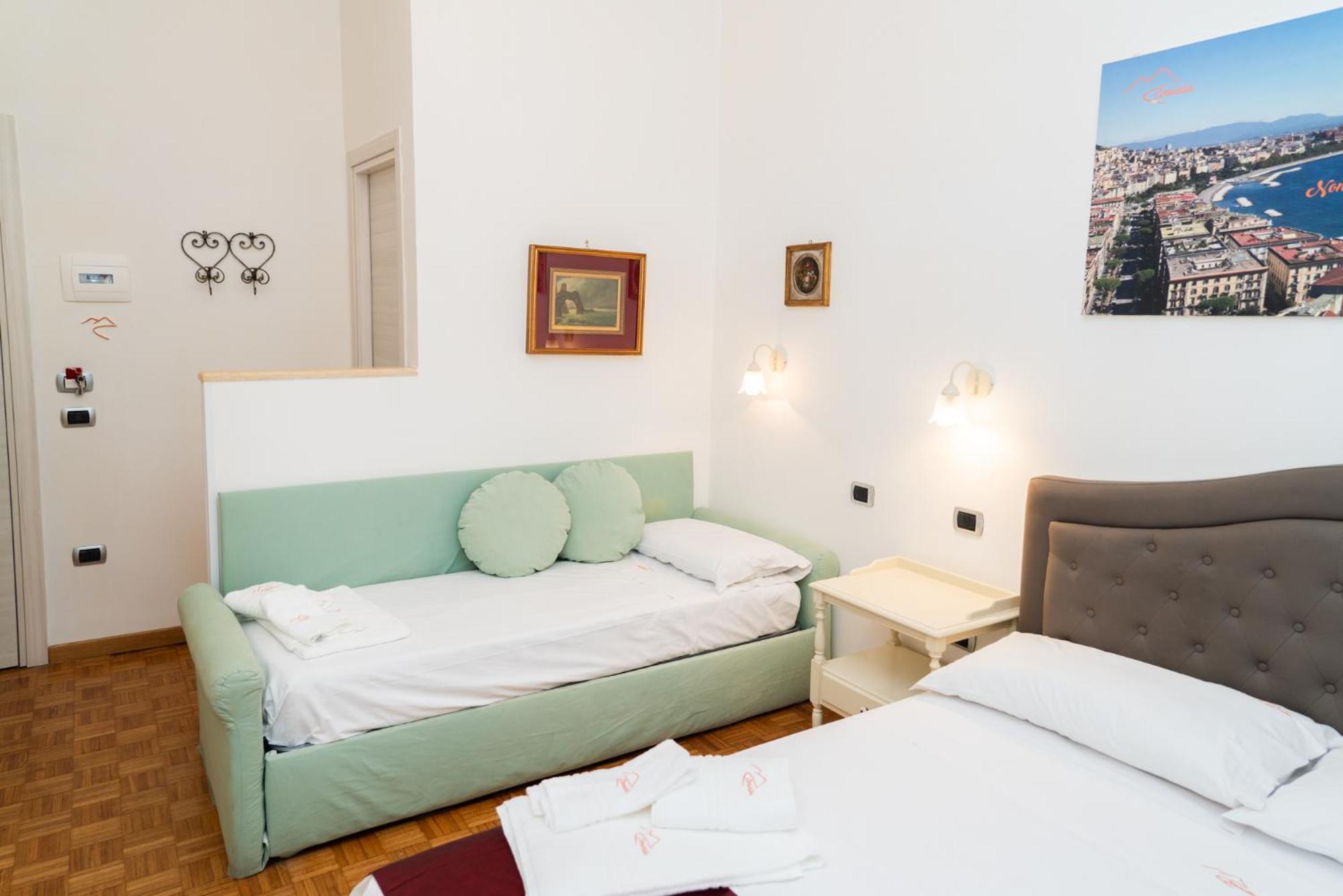 Suite Cervantes Naples Exterior photo