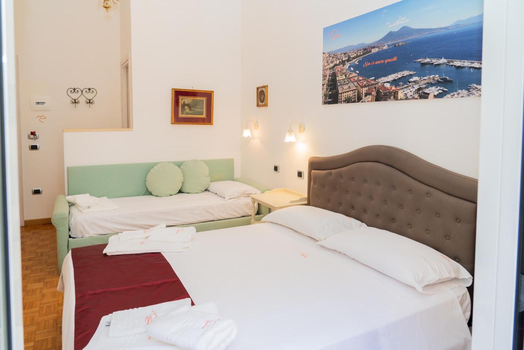 Suite Cervantes Naples Exterior photo