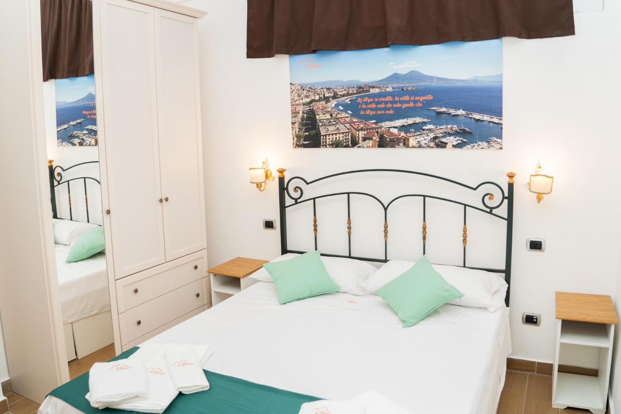 Suite Cervantes Naples Exterior photo