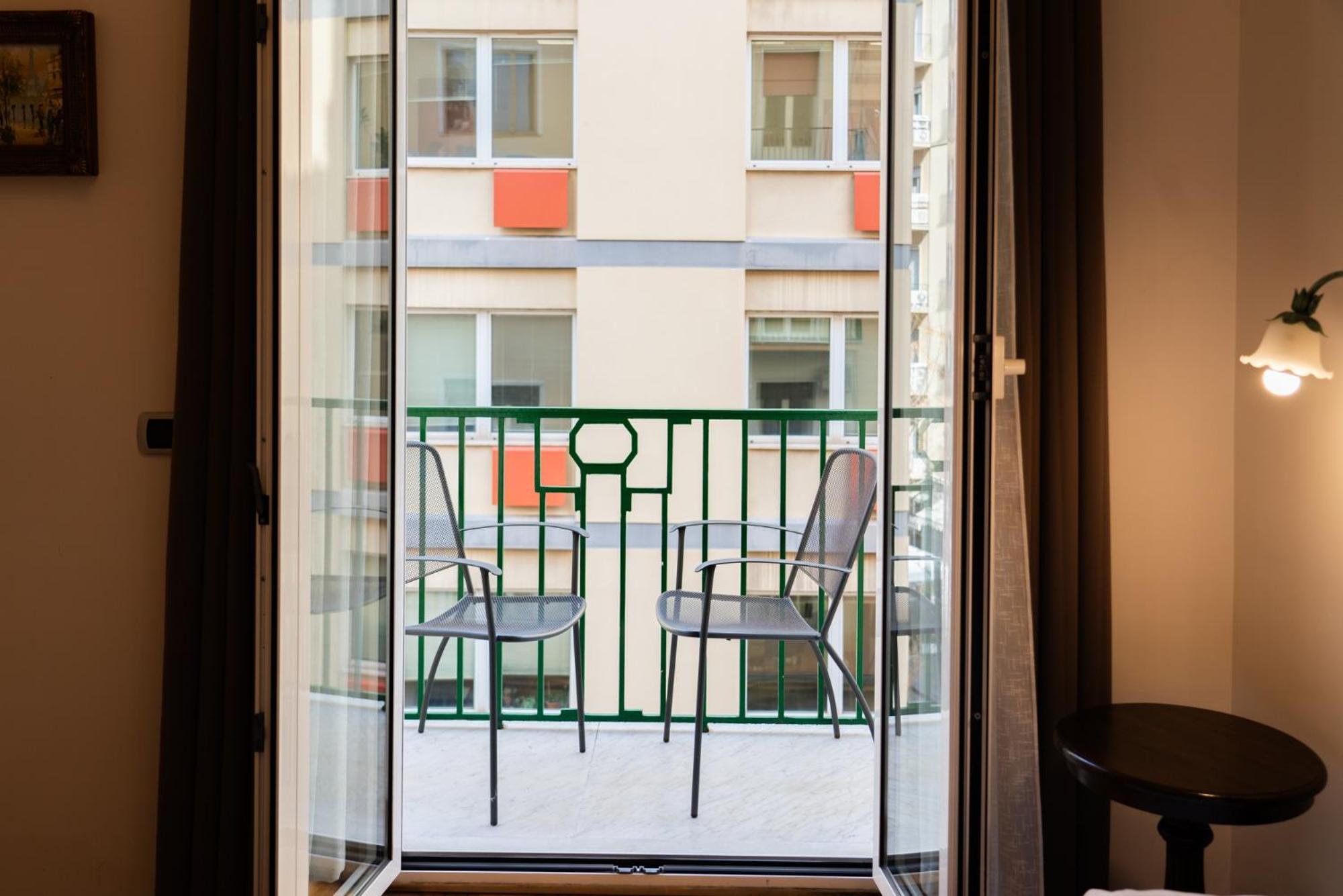 Suite Cervantes Naples Exterior photo